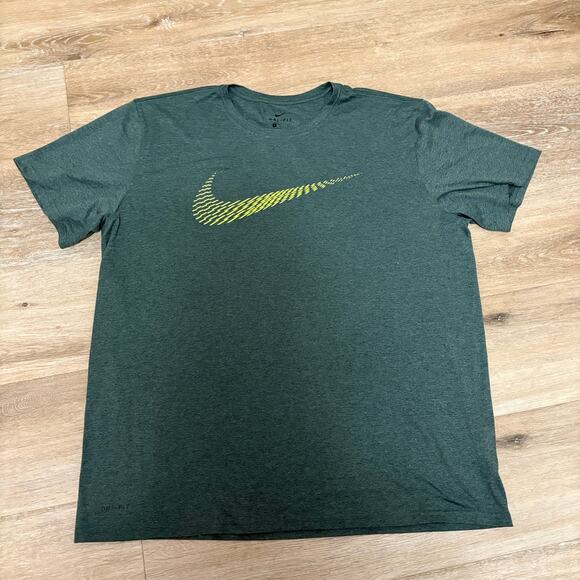 Nike Dri-Fit Green Men's T-Shirt Size XL - Picture 1 of 3